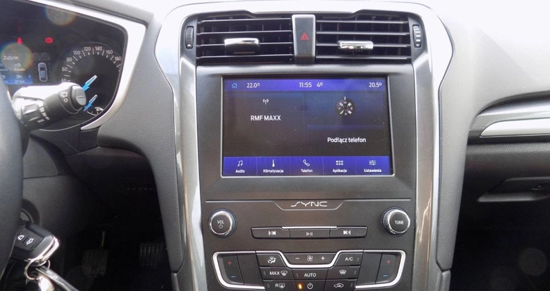 Ford Mondeo cena 88888 przebieg: 59700, rok produkcji 2020 z Szczecin małe 704